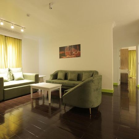 Super 8 Hotel Al Riyadh By Wyndham Exterior photo
