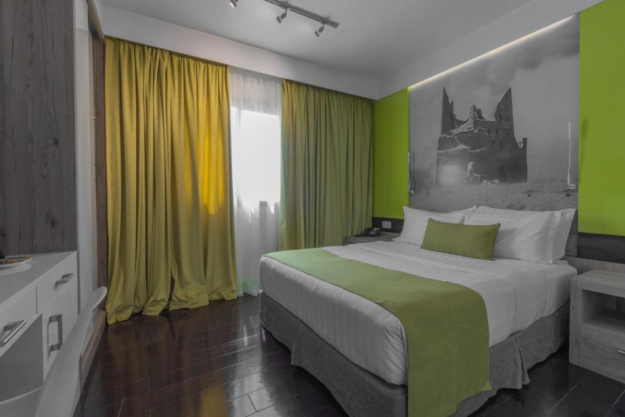 Super 8 Hotel Al Riyadh By Wyndham Exterior photo