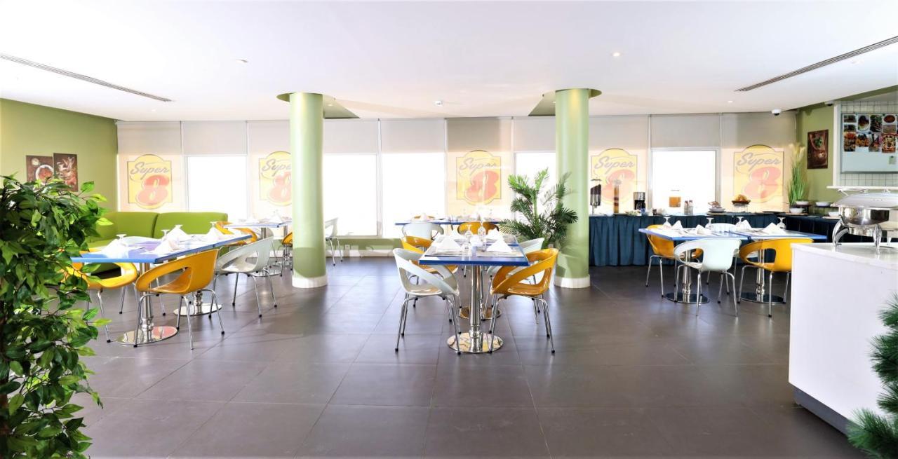 Super 8 Hotel Al Riyadh By Wyndham Exterior photo