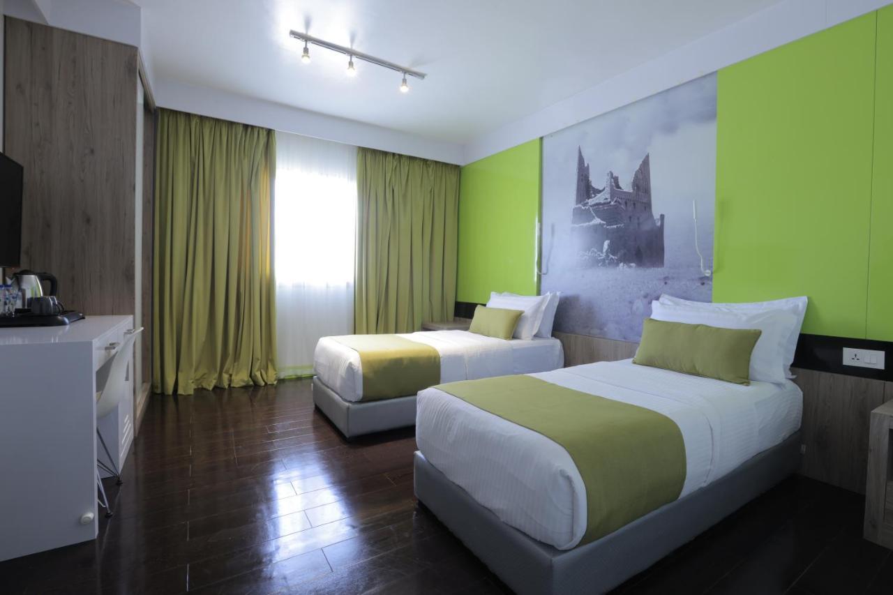 Super 8 Hotel Al Riyadh By Wyndham Exterior photo