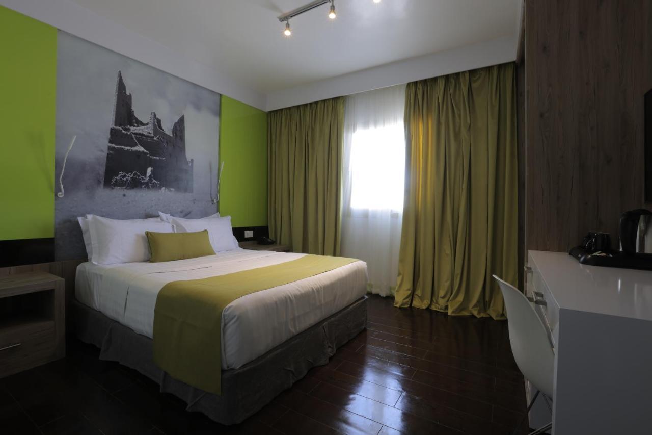 Super 8 Hotel Al Riyadh By Wyndham Exterior photo