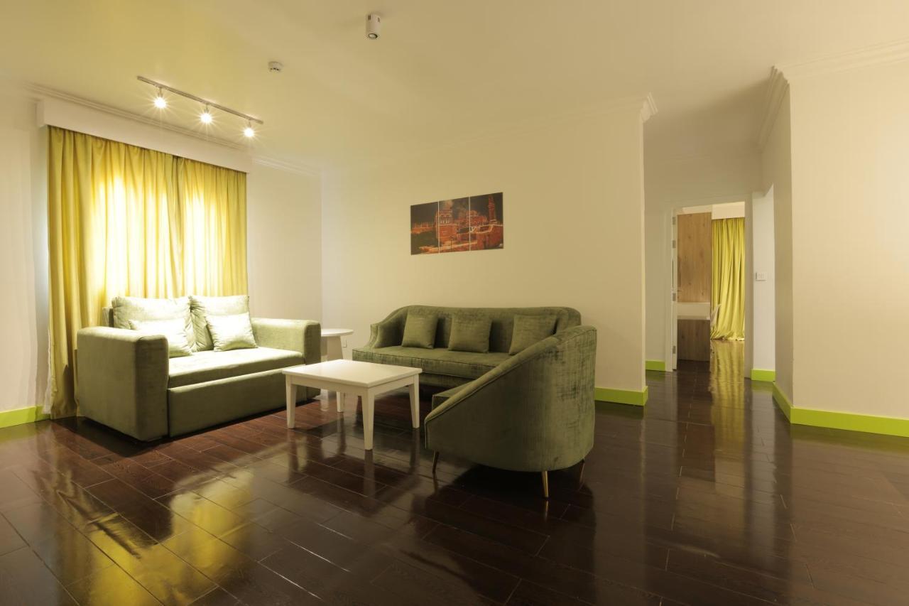 Super 8 Hotel Al Riyadh By Wyndham Exterior photo