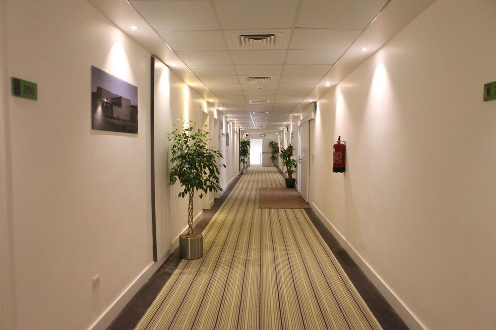 Super 8 Hotel Al Riyadh By Wyndham Exterior photo