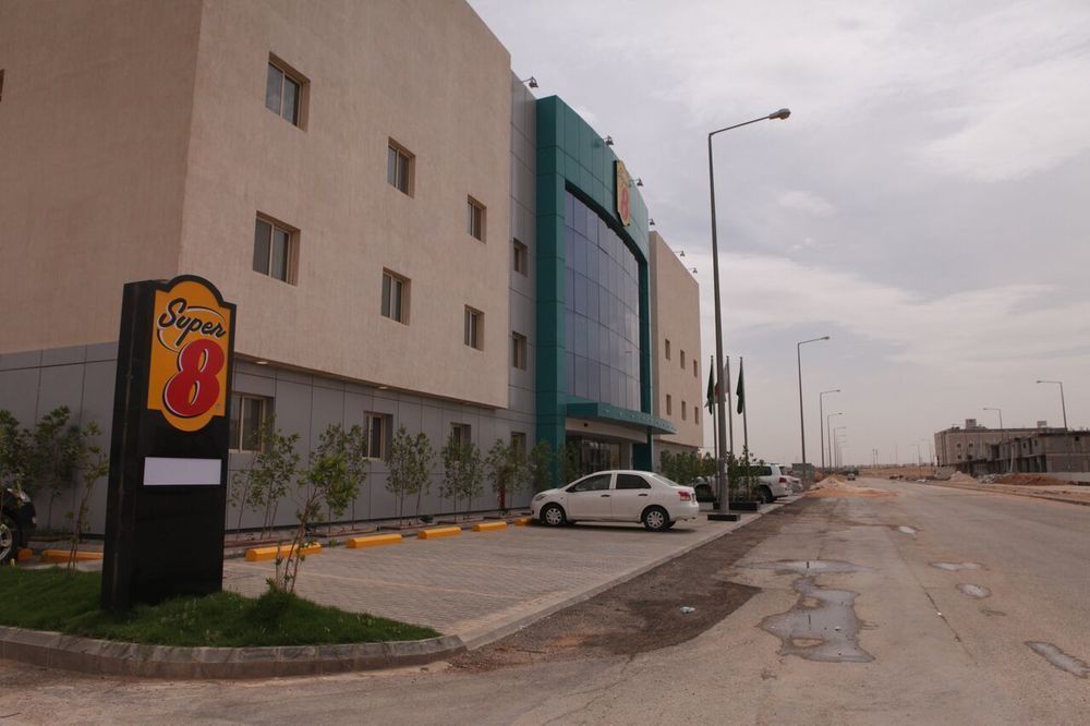 Super 8 Hotel Al Riyadh By Wyndham Exterior photo