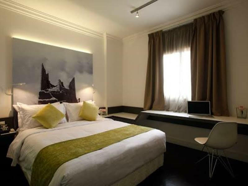 Super 8 Hotel Al Riyadh By Wyndham Exterior photo
